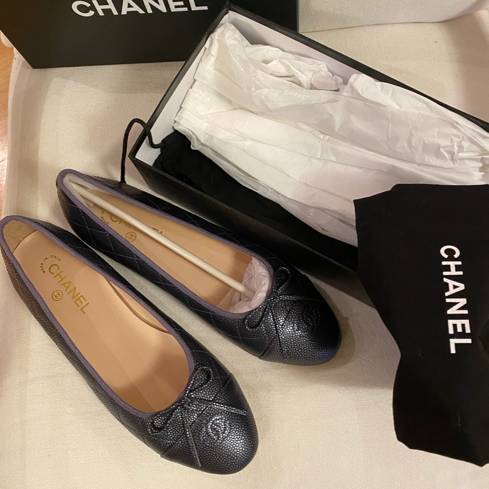 Worn twice Chanel CC bow midnight blue Ballet flats shoes